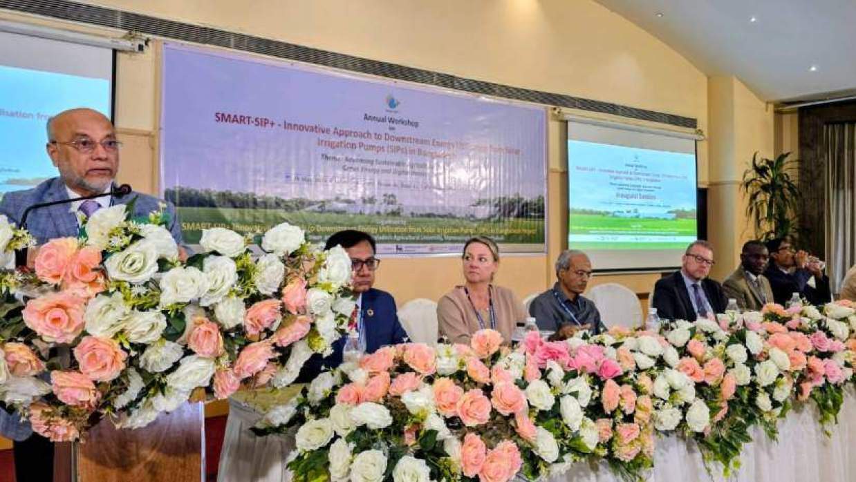 কর্মশালার উদ্বোধন করেন বাকৃবি উপাচার্য অধ্যাপক ড. এ কে ফজলুল হক ভূঁইয়া