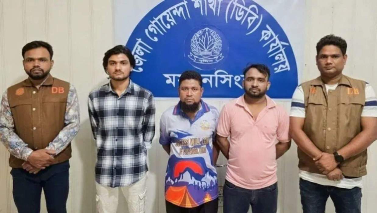ডিবি পুলিশের হাতে গ্রেফতার তিন আসামী