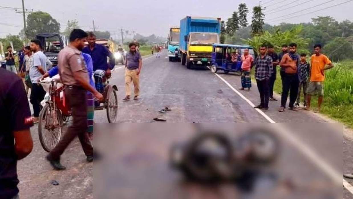 দুর্ঘটনাকবলিত মোটরসাইকেল