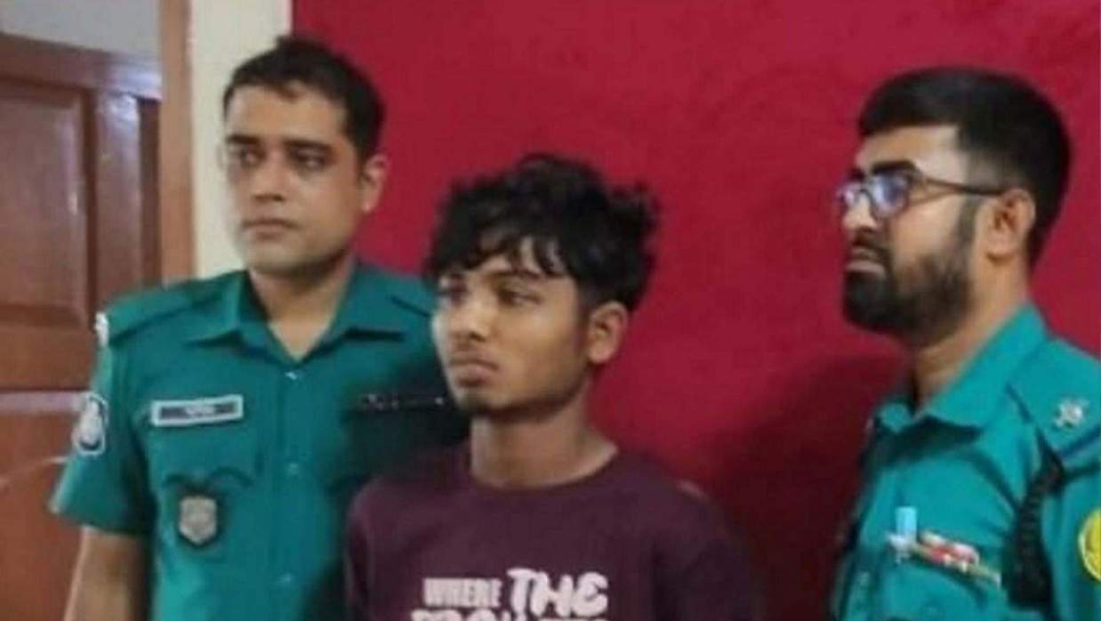অভিযুক্ত আসাদউল আলম বাপ্পীকে আটক করে পুলিশ