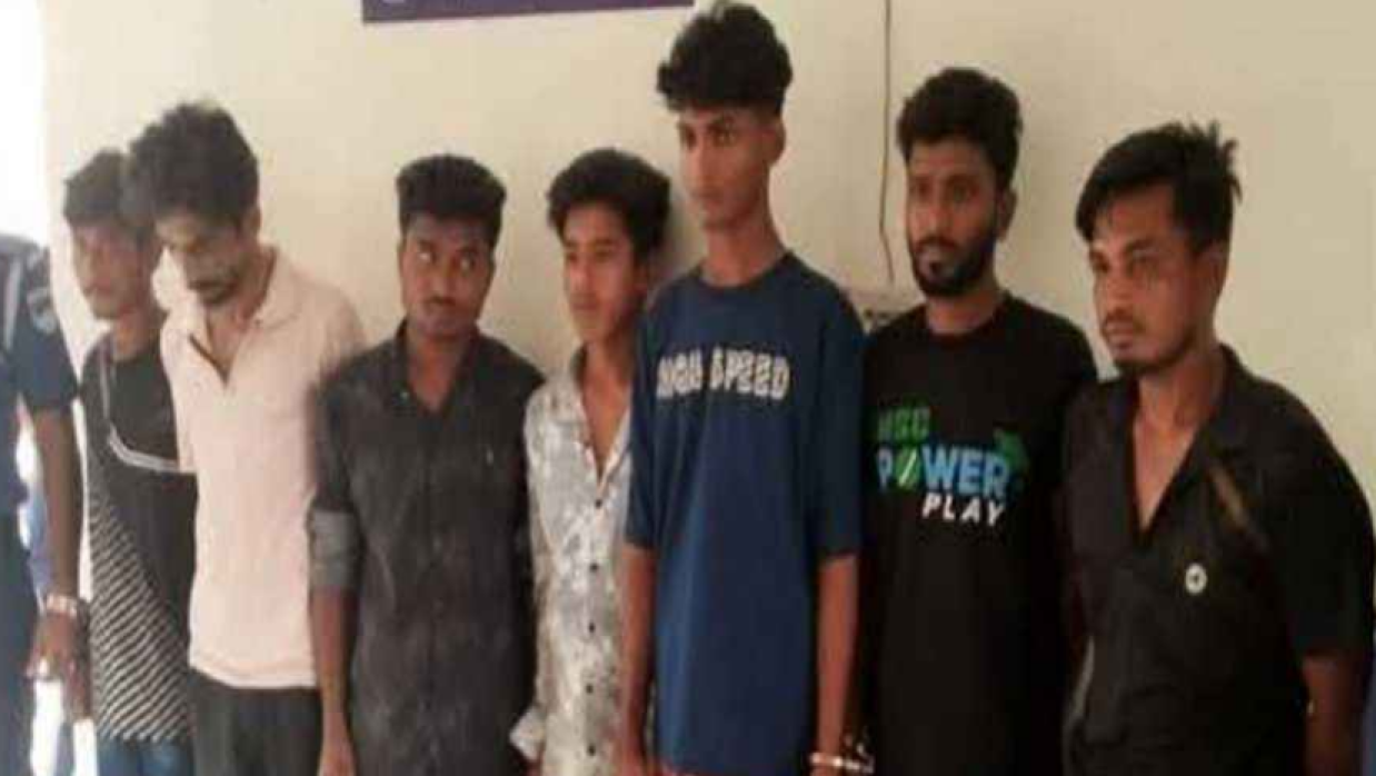 পাঁচজনকে গ্রেপ্তার করেছে পুলিশ  
