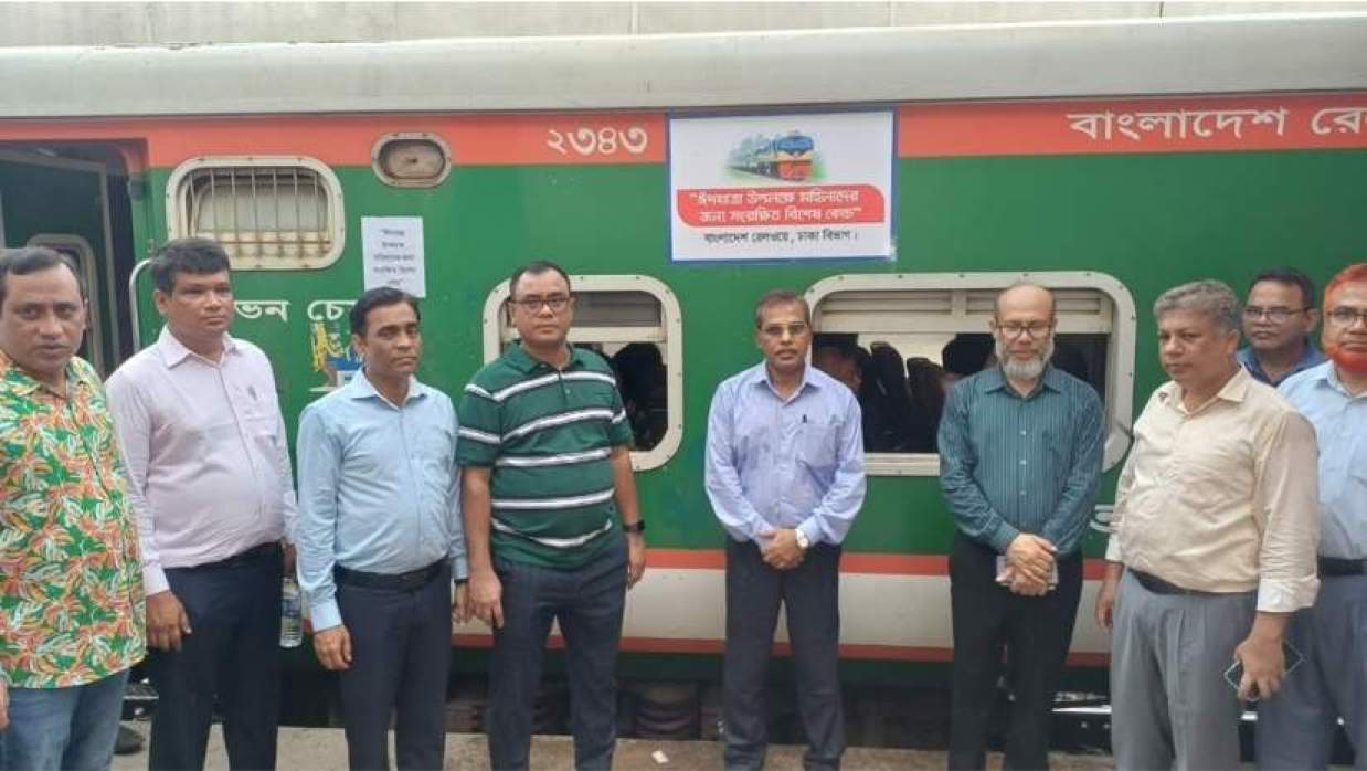 ঈদযাত্রায় নারী যাত্রীদের জন্য বিশেষ কোচ উদ্বোধন