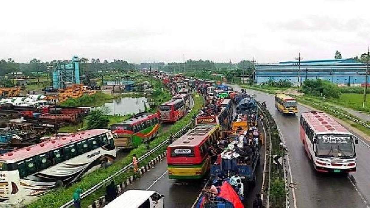 মহাসড়কে তীব্র যানজট