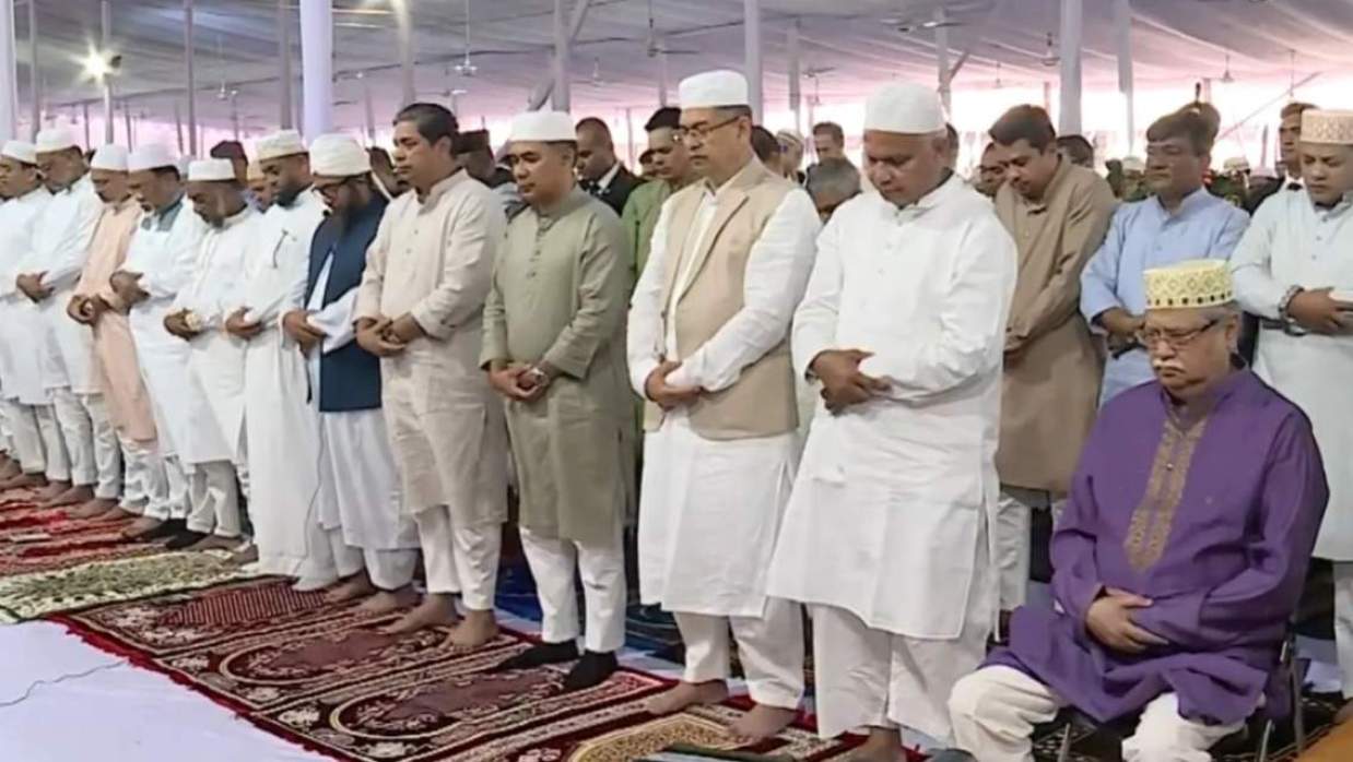 রাষ্ট্রপতি ও প্রধানমন্ত্রীর ঈদের নামাজ আদায়
