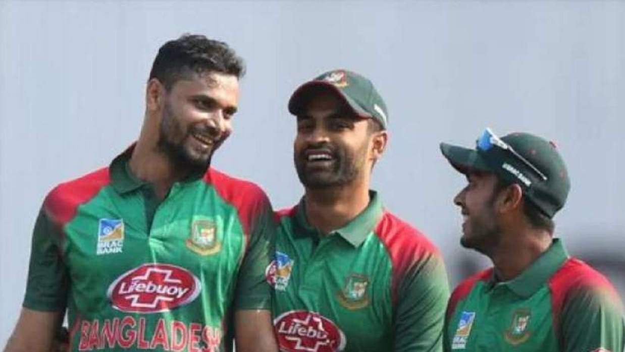 ঈদুল আজহার শুভেচ্ছা জানালেন মিরাজ-তামিম-মাশরাফিরা