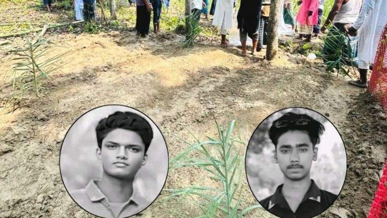 দুই বন্ধুকে পাশাপাশি দাফন
