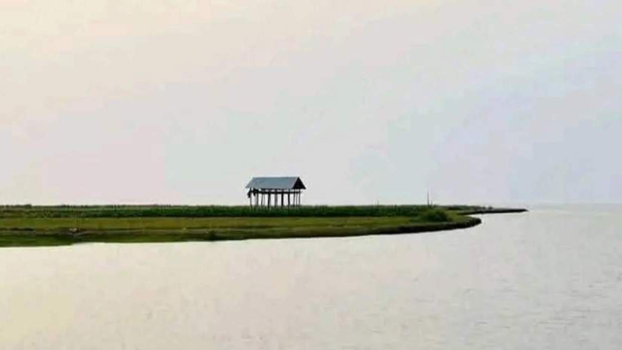 লক্ষ্মীপুরের রামগতিতে মেঘনা নদীর চর আব্দুল্লাহ