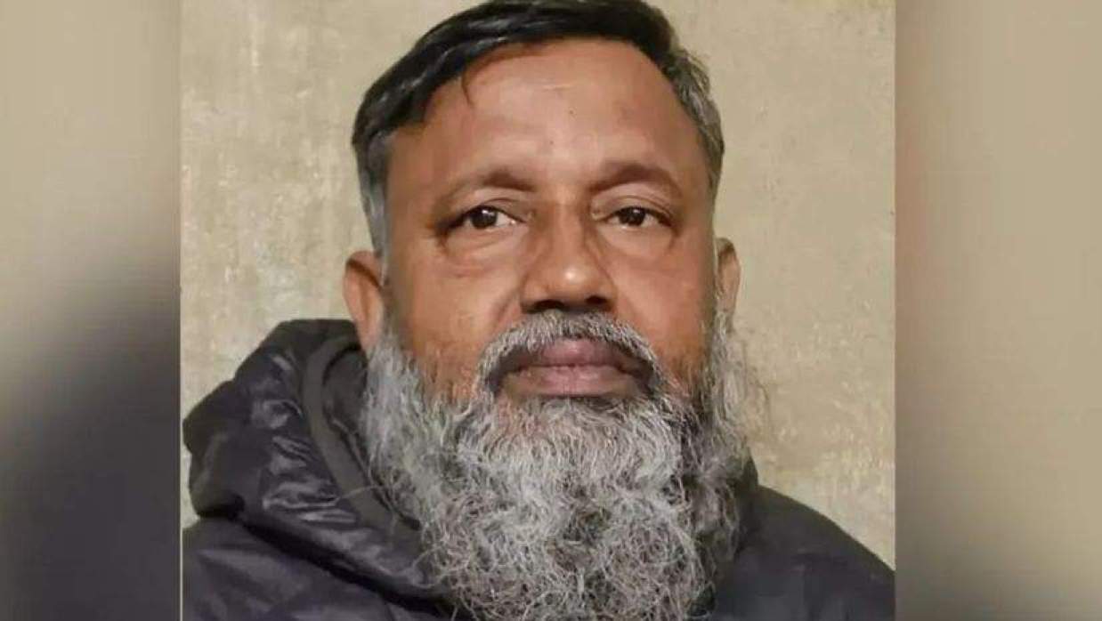 প্রধান শিক্ষক মো. আশরাফুল ইসলাম প্রামাণিক (৫৮)