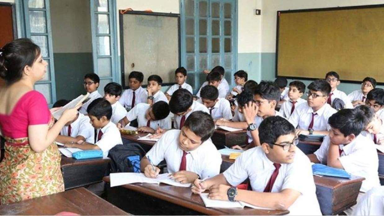 ছুটি শেষে দেশের শিক্ষাপ্রতিষ্ঠানগুলোর শ্রেণিকক্ষে শিক্ষার্থীরা পুনরায় ফিরছেন না চলতি সপ্তাহে