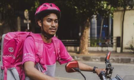 শ্রমিক নাকি পার্টনার, বাংলাদেশে গিগ কর্মীদের সুরক্ষা নিয়ে প্রশ্ন কেন?