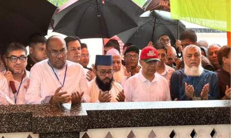 সিলেটে হজরত শাহজালাল (রহ.) এর মাজার জিয়ারত করলেন প্রধানমন্ত্রী