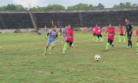 বৈরি আবহাওয়াকেও হার মানাল নতুন কুঁড়ি স্পোর্টস: খাগড়াছড়িতে ফুটবল লড়াইয়ে উত্তাপ