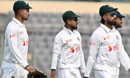 বাংলাদেশের বাজে বোলিংয়ের ফায়দা লুটে পাকিস্তানের দাপট