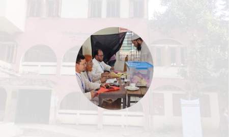 পরীক্ষা বন্ধ রেখে বিদ্যালয়ে ব্যবসায়ী সমিতির নির্বাচন