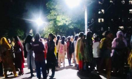 মধ্যরাতে ইডেন কলেজ ছাত্রীদের বিক্ষোভ