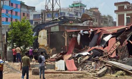 হাজী সেলিমের ২০ বছরের অবৈধ স্থাপনা গুড়িয়ে দিলেন ঢাকার ডিসি ফরিদা