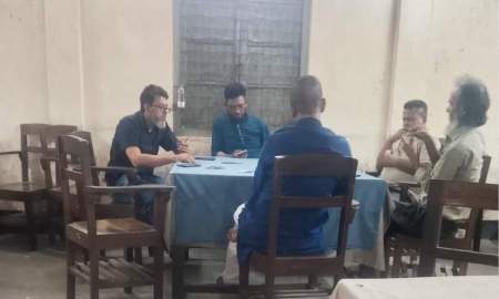 অফিস টাইমে কার্ড খেলায় মগ্ন ঢাবির ৫ কর্মচারী