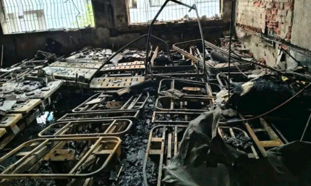 খুলনা মেডিকেলে অগ্নিকাণ্ডে হুড়োহুড়ির মধ্যে প্রাণ গেল রোগীর, আহত অনেকে