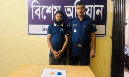 বাসের যাত্রীবেশে ইয়াবা পাচারের সময় যুবক গ্রেপ্তার