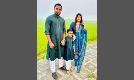 সড়ক দুর্ঘটনায় বাবা-মায়ের সঙ্গে ঝরে গেলো ছোট্ট আয়ানের প্রাণও 