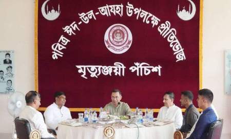 সেনাসদস্যদের সঙ্গে ঈদুল  আযহার শুভেচ্ছা বিনিময় করেছেন প্রধানমন্ত্রী তারেক রহমান