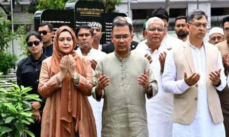 ঈদের দিনে বিডিআরের নিহত সেনাদের শ্রদ্ধা প্রধানমন্ত্রীর