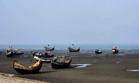 নাফ নদীতে সশস্ত্র ডাকাত দলের তাণ্ডব, দুই রোহিঙ্গা আটক