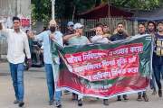 টিএসসিতে নিষিদ্ধ ছাত্রলীগের ঝটিকা মিছিল, সন্ত্রাসবিরোধী আইন…
