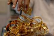 বিশ্ববাজারে স্বর্ণের দামে বড় পতন
