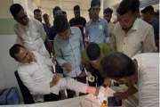 দুই পক্ষের সংঘর্ষ থামাতে গিয়ে সংসদ সদস্য আহত