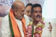 বাংলার নবম, বিজেপির প্রথম মুখ্যমন্ত্রী হিসেবে শপথ নিলেন শুভ…