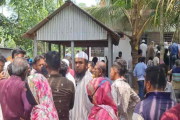 স্ত্রী, তিন মেয়ে ও শ্যালককে হত্যার পর স্বজনকে ফোন ফোরকানের,…