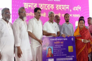 যশোরে ফ্যামিলি কার্ড পেলেন দুই হাজার ৪২ জন