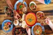 অতিরিক্ত খাওয়ার অভ্যাস কমাবেন যেভাবে