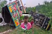 ‘গাড়ির নিচে চাপা পড়েছিলাম, মাটি খুঁড়ে শ্বাস নিয়েছি’