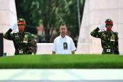 শহীদ রাষ্ট্রপতি জিয়াউর রহমানের কবরে ফুল দিয়ে শ্রদ্ধা নিবেদন…