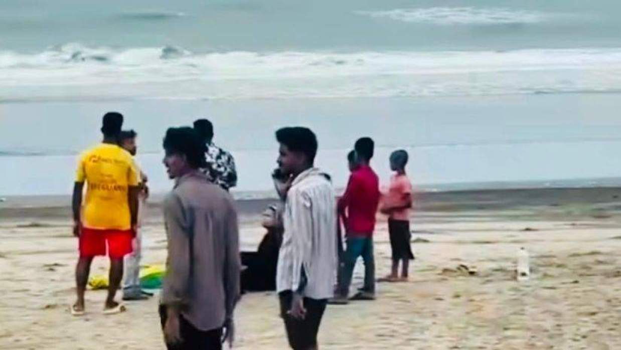 কক্সবাজার সমুদ্রসৈকতে নিখোঁজ শিক্ষার্থীর ১৬ ঘণ্টা পর মরদেহ উদ্ধার