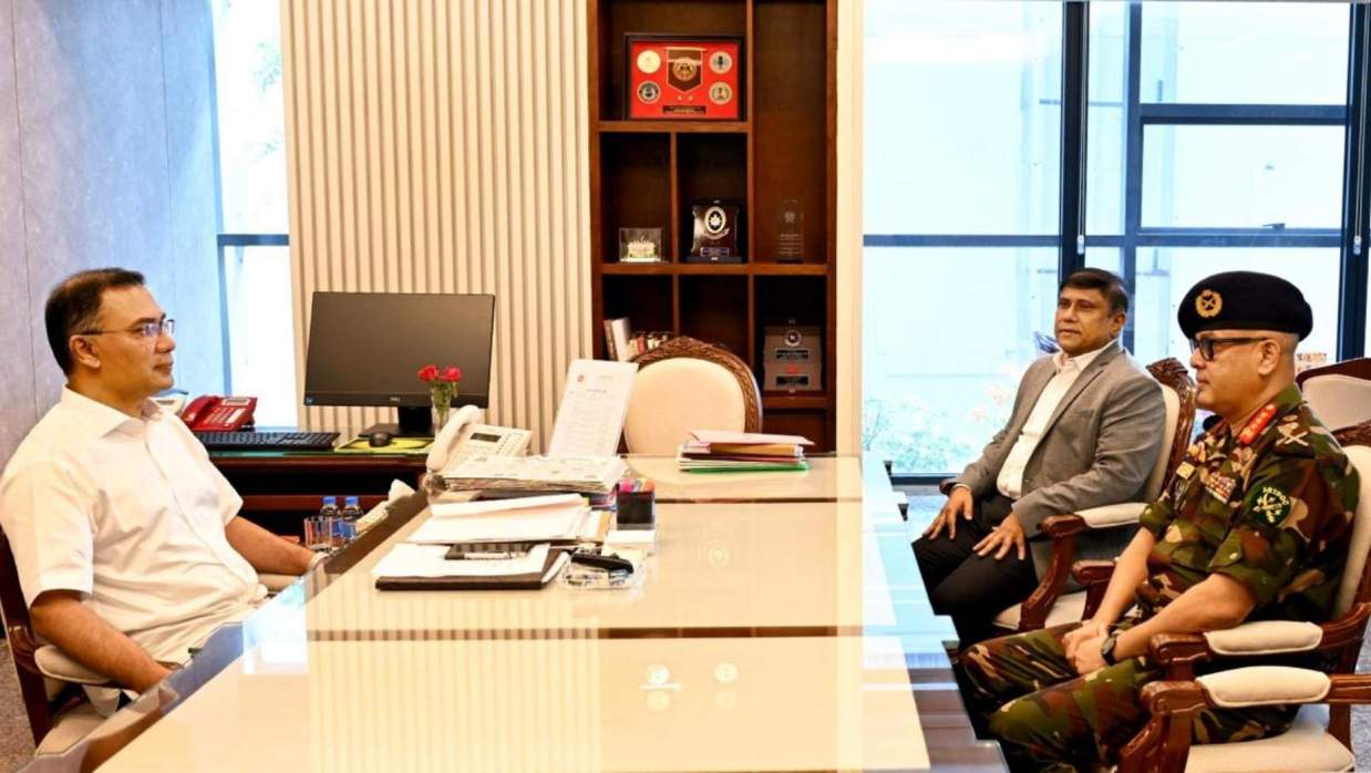 প্রধানমন্ত্রী তারেক রহমানের সঙ্গে সাক্ষাৎ লেফটেন্যান্ট জেনারেল মোহাম্মদ আসাদুল্লাহ মিনহাজুল আলমের 