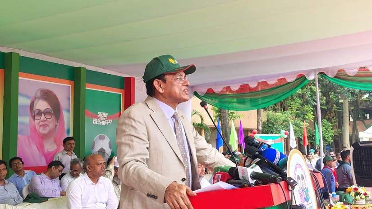 অনুষ্ঠানে কথা বলছেন শিক্ষামন্ত্রী আ ন ম এহসানুল হক মিলন