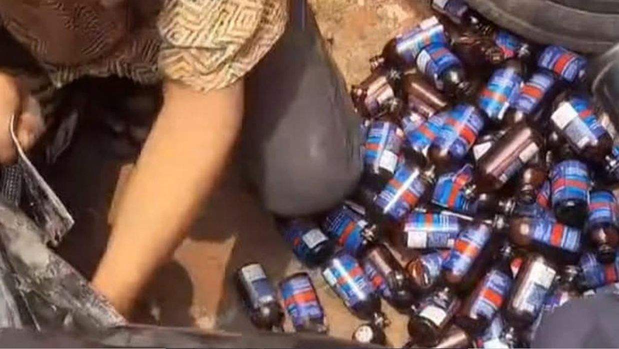 উদ্ধারকৃত মাদক ফেনসিডিল