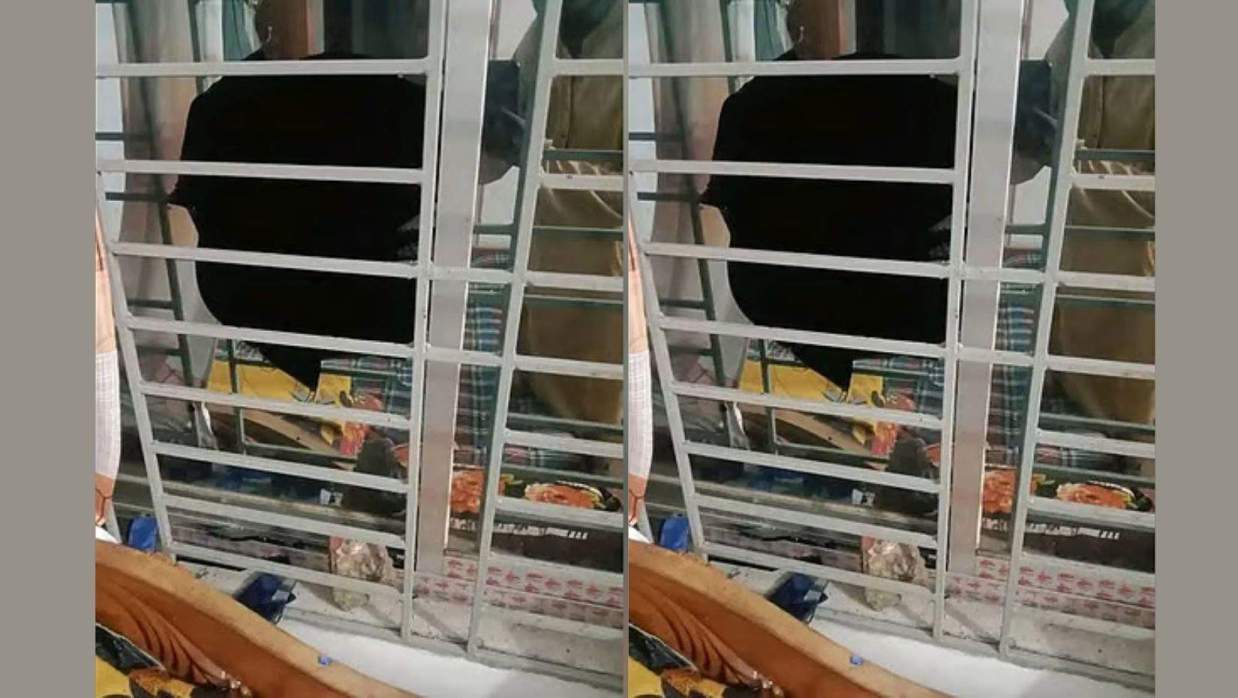 হামলায় ভেঙে গেছে ছাত্রদল নেতা আবদুল গাফফারের বাড়ির জানার কাচ 