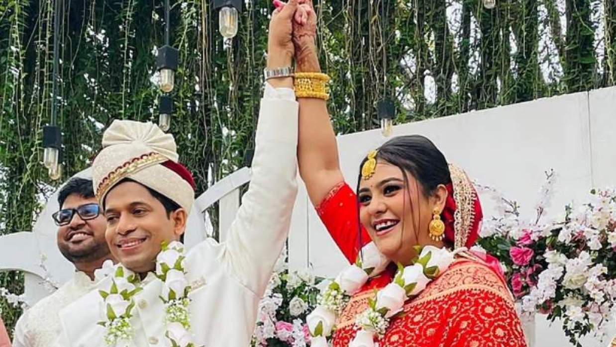 দীপ্তি চৌধুরী ও তার স্বামী মুশতাক ইবনে আইয়ুব