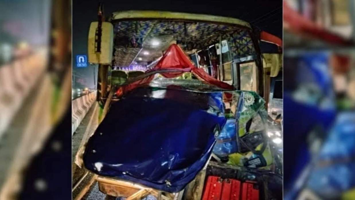 উল্টো পথে অটোরিকশা, বাস চাপায় চালকসহ তিন জন নিহত