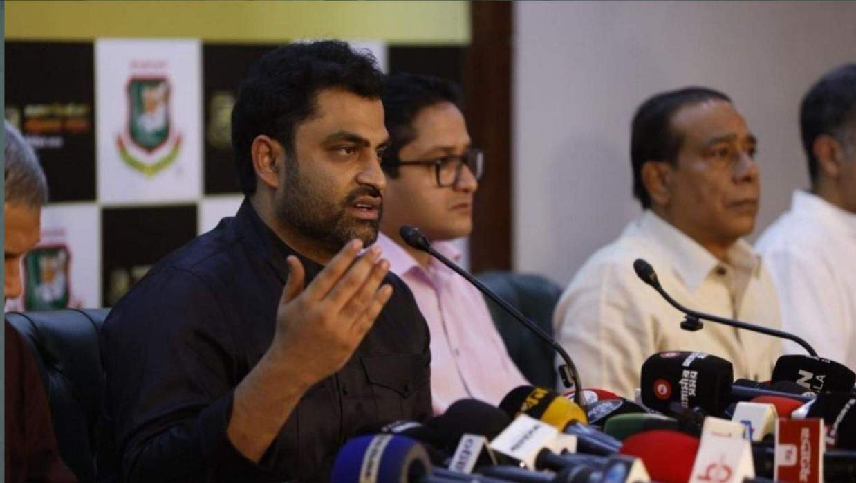 সংবাদ সম্মেলনে তামিম ইকবাল