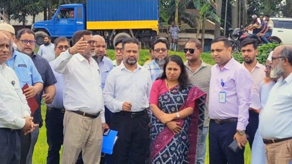 প্রস্তাবিত শেরপুর মেডিকেল কলেজের জায়গা পরিদর্শনে স্বাস্থ্য কর্মকর্তারা