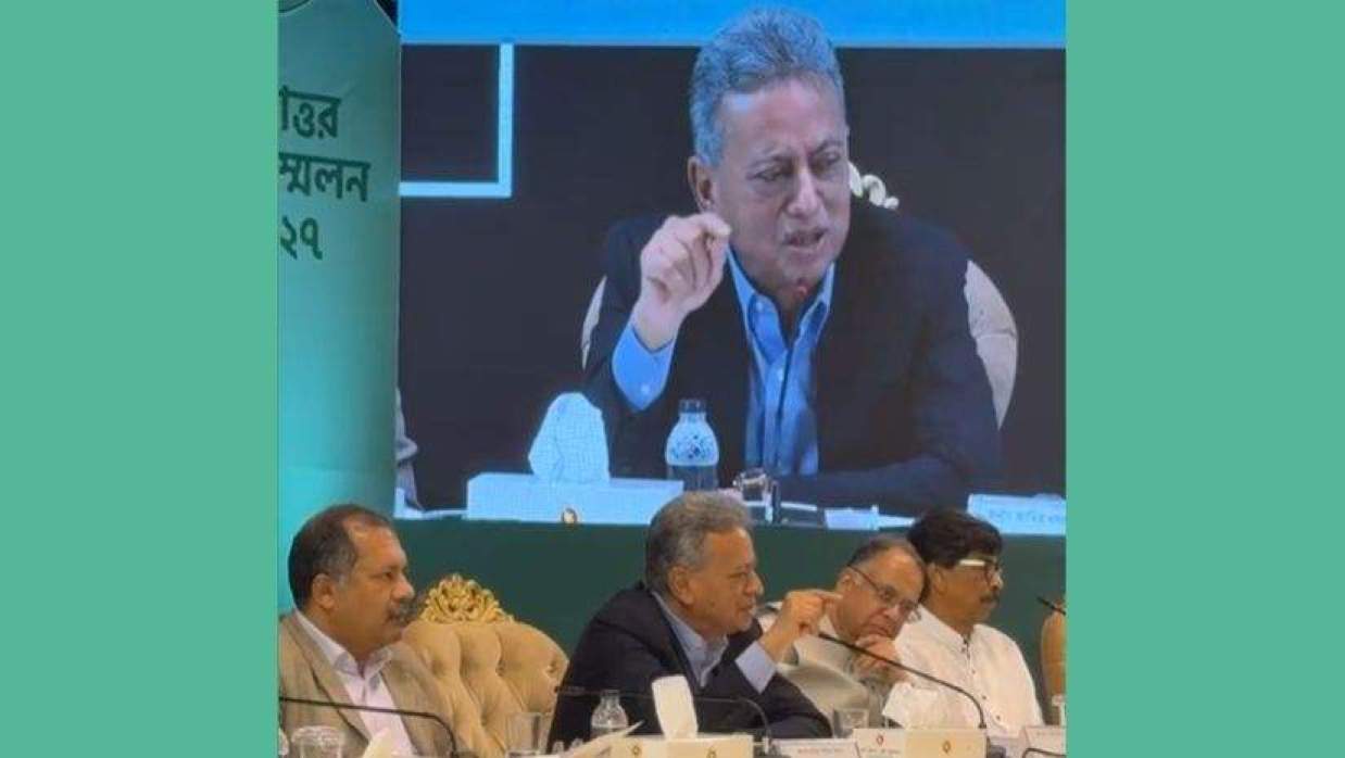 কথা বলছেন অর্থমন্ত্রী