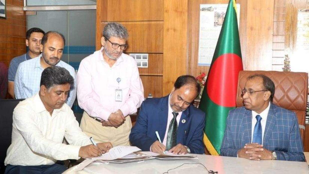 বাংলাদেশ উন্মুক্ত বিশ্ববিদ্যালয়ের নতুন দুই উপ-উপাচার্যের দায়িত্ব গ্রহণ