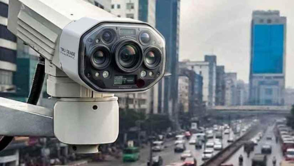 রাজধানীর সড়কে এআই ক্যামেরা