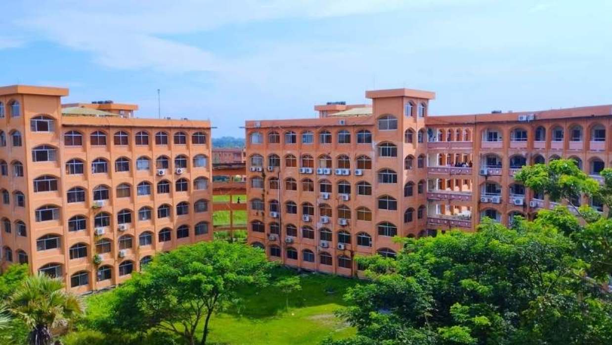 লোডশেডিংয়ে তীব্র ভোগান্তিতে শিক্ষার্থীরা —ব্যাহত বিশ্ববিদ্যালয়ের কার্যক্রম 