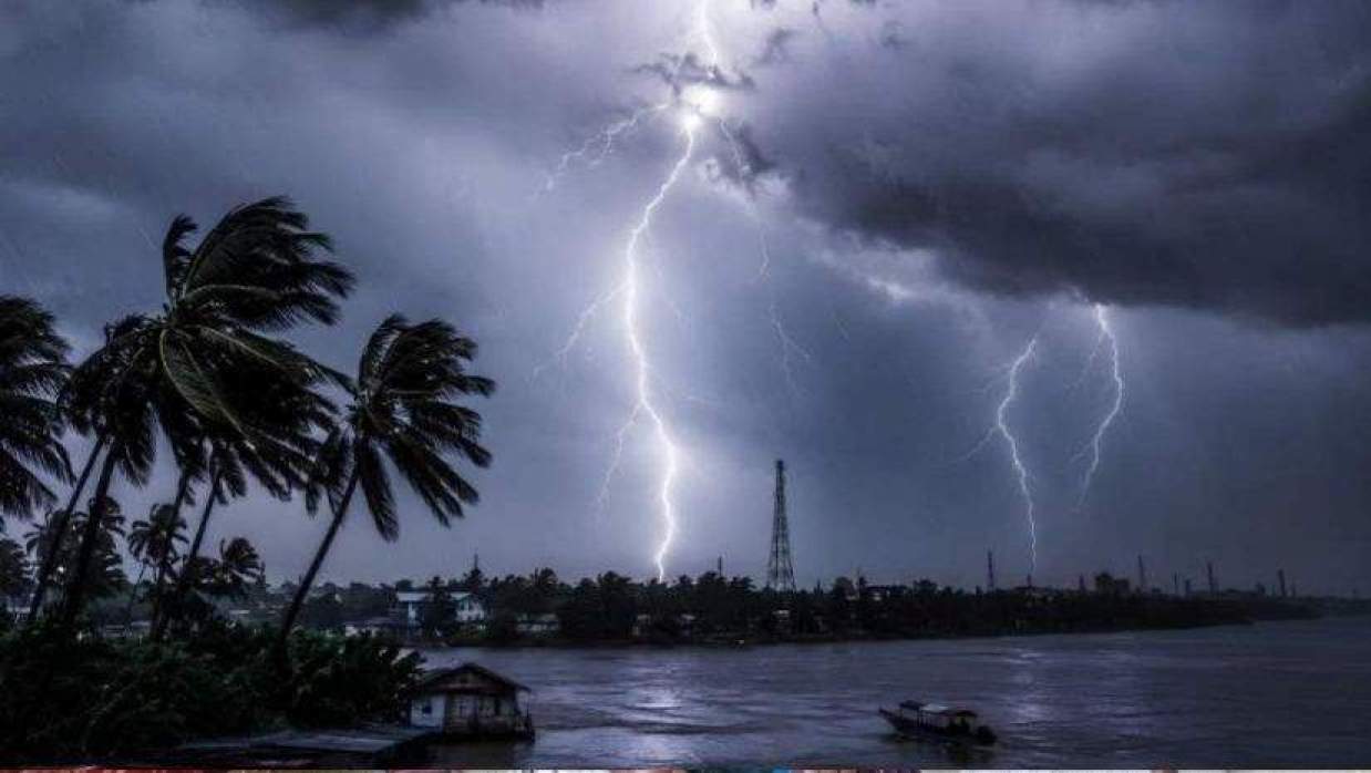 বজ্রসহ বৃষ্টি